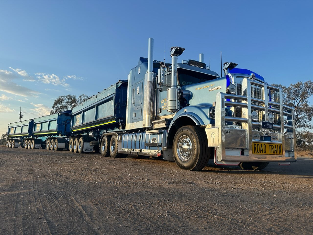 STERN2 Road Train with 3 trailers 